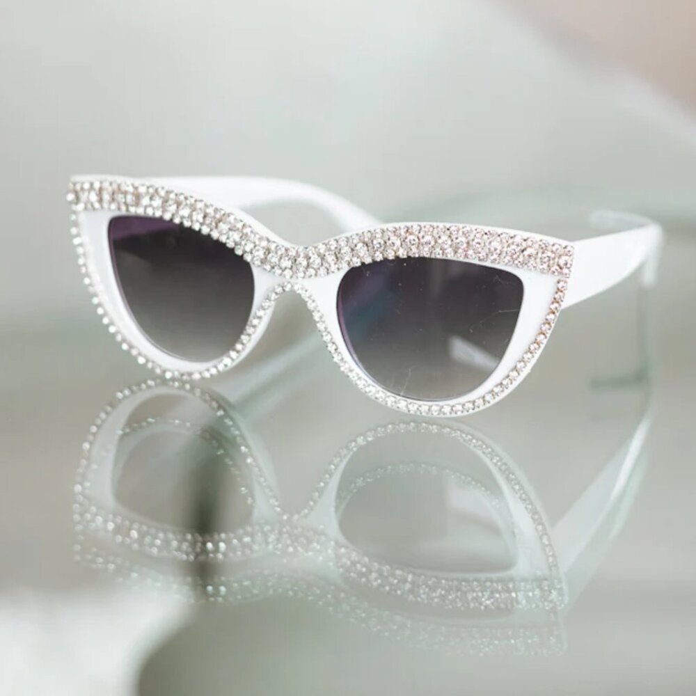 NEW Hollywood Glam White Rhinestone Studded Cat's Eye Sunglasses Sunnies